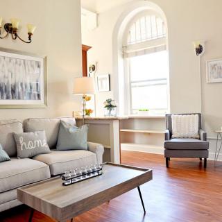 Queen Anne Manor