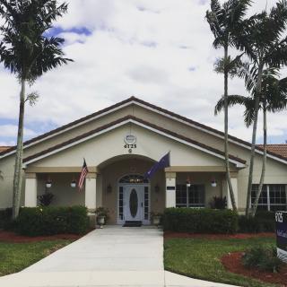 Arden Courts Of Lely Palms
