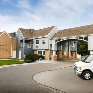 Cambridge Court Apartments