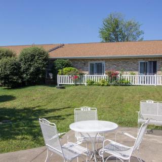 Fox Ridge Manor