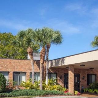 Pinebrook Center