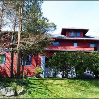 Spring Manor