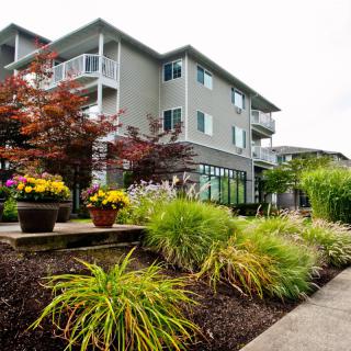 Courtyard Village at Raleigh Hills