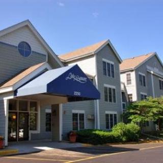 Lake Square Apartments