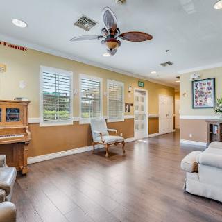 A cozy and inviting living room featuring modern furniture and natural lighting.
