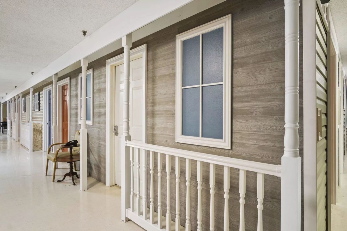 Colonial Assisted Living of Tampa