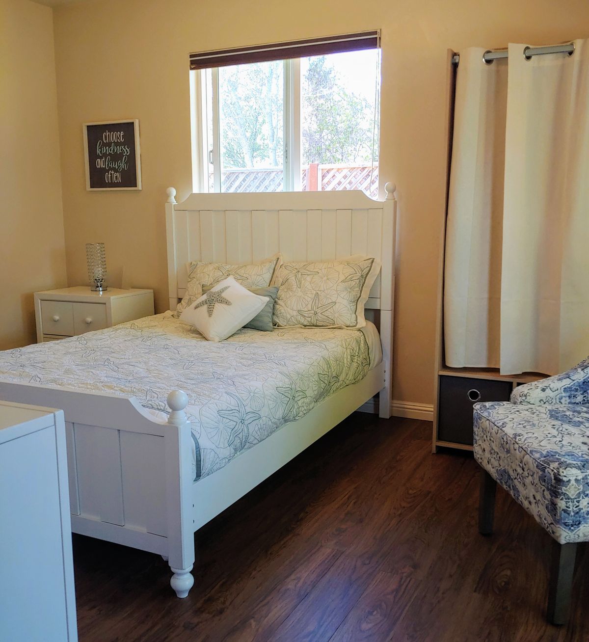 Twin Lakes Manor