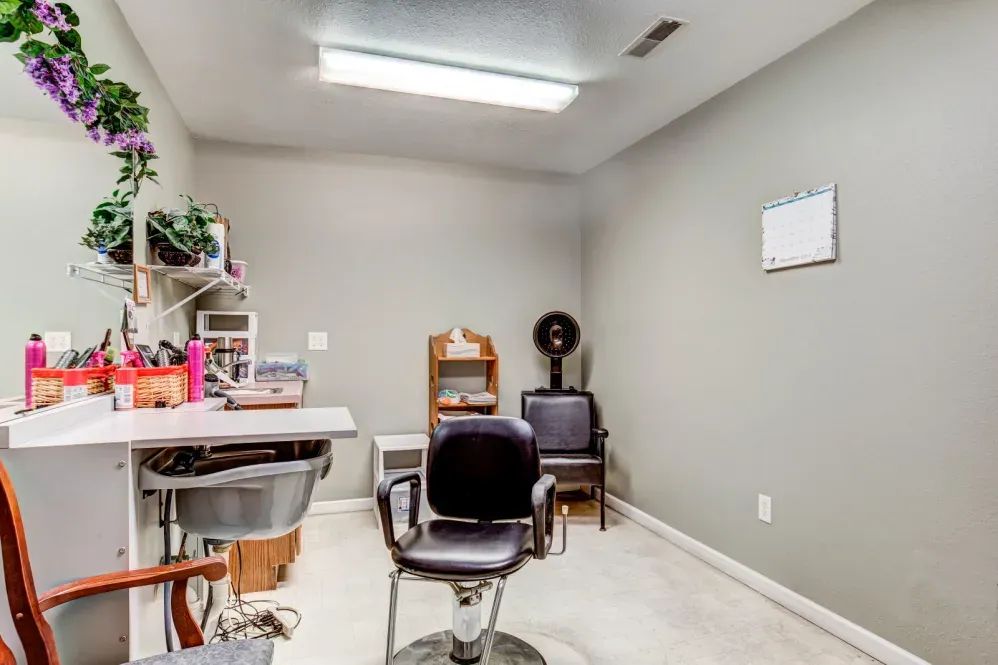 Senior Care Services At Brookstone Estates Of Paris