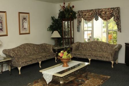 Royal Oaks Manor