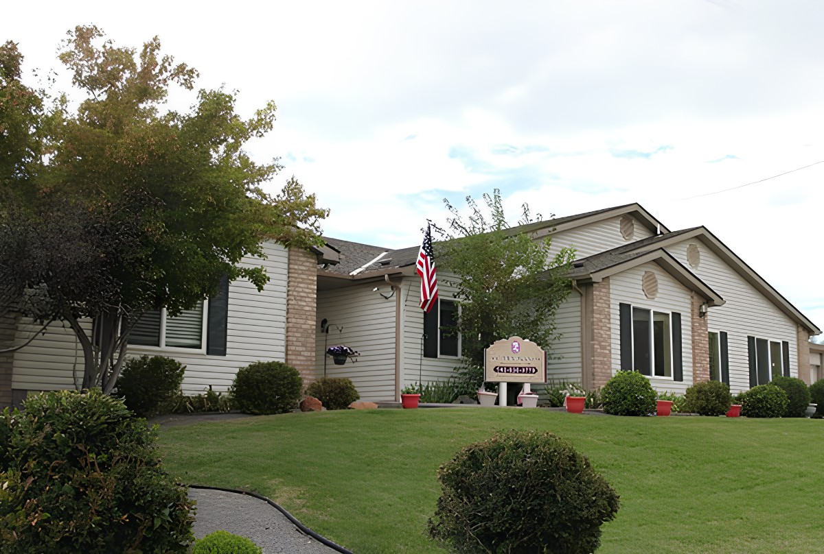 Ashley Manor Homedale