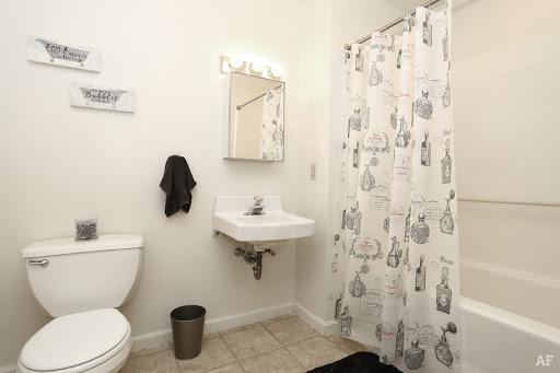 High Pointe Apartments