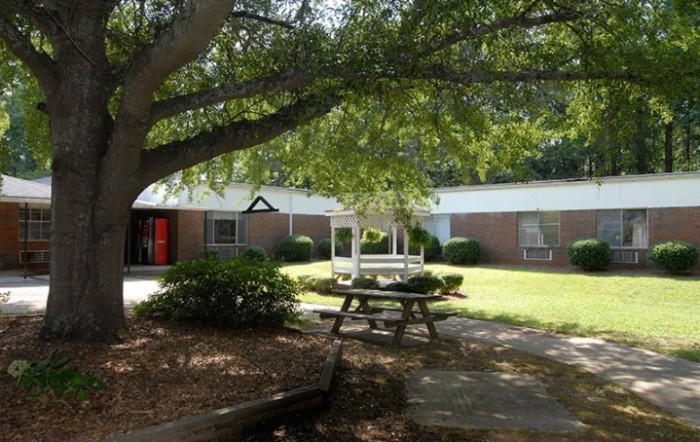 Pine Knoll Nursing & Rehab Center