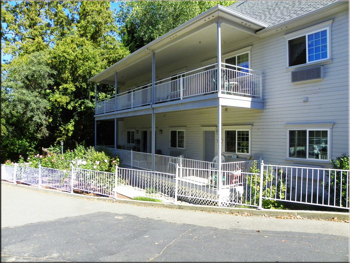 Gold Quartz Inn Retirement Home