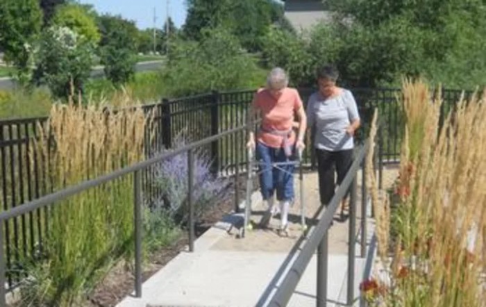 Carris Health Care Center & Therapy Suites