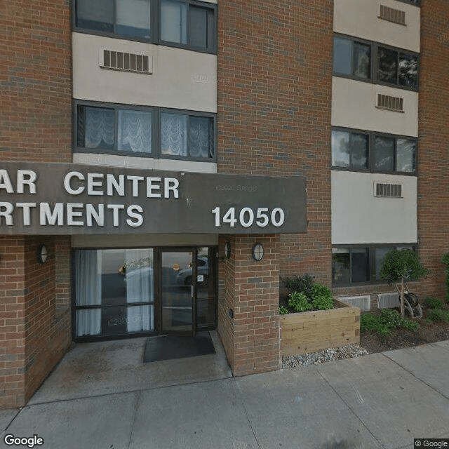 Cedar Center Apartment