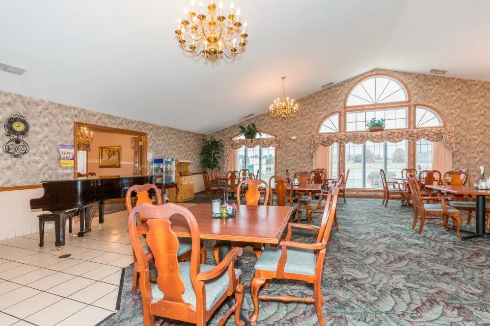 Senior Care Services At Brookstone Estates Of Paris