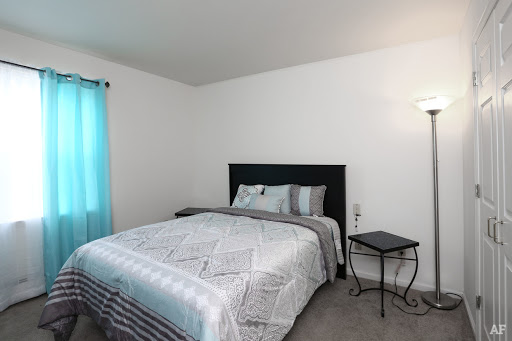 High Pointe Apartments