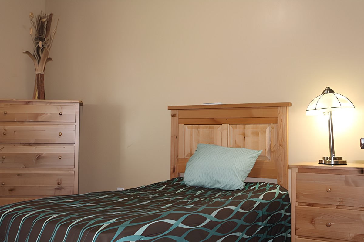 Ashley Manor Rimrock