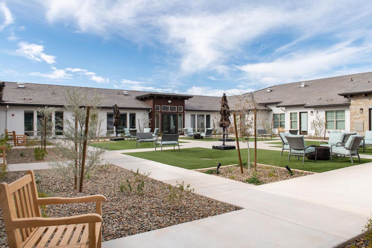 Avanti Senior Living at Peoria