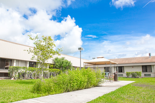 Signature Healthcare Of Brookwood Gardens