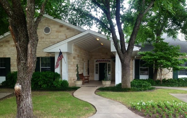 Colonial Gardens - Fort Worth