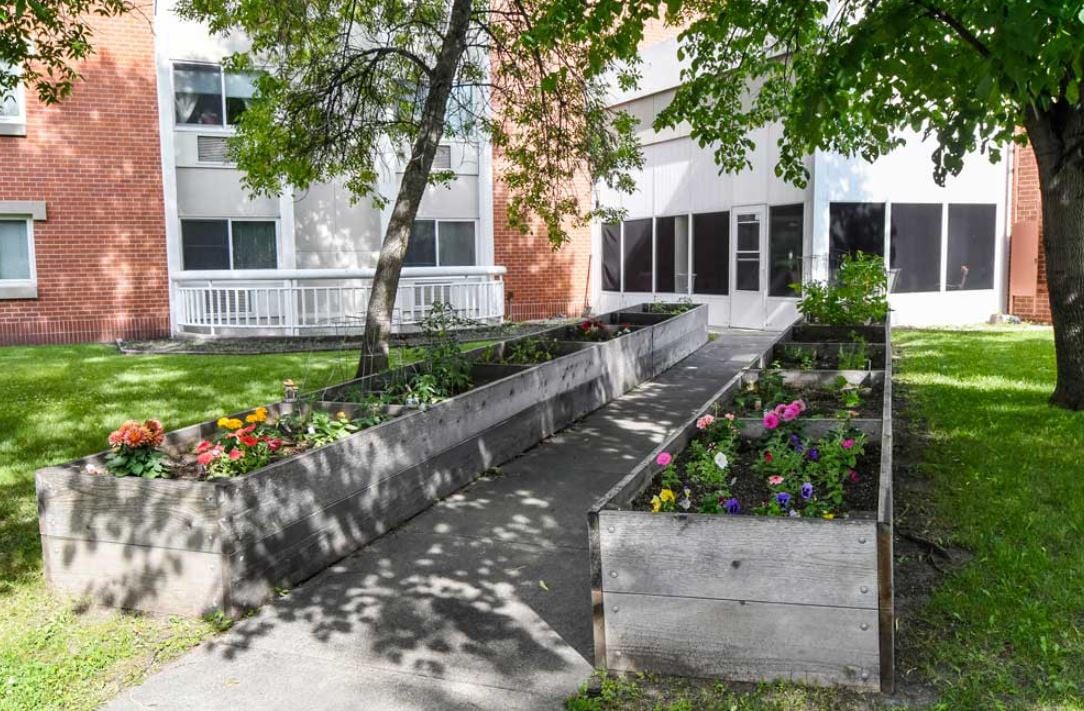 Edgewood Parkwood Place,  LLC