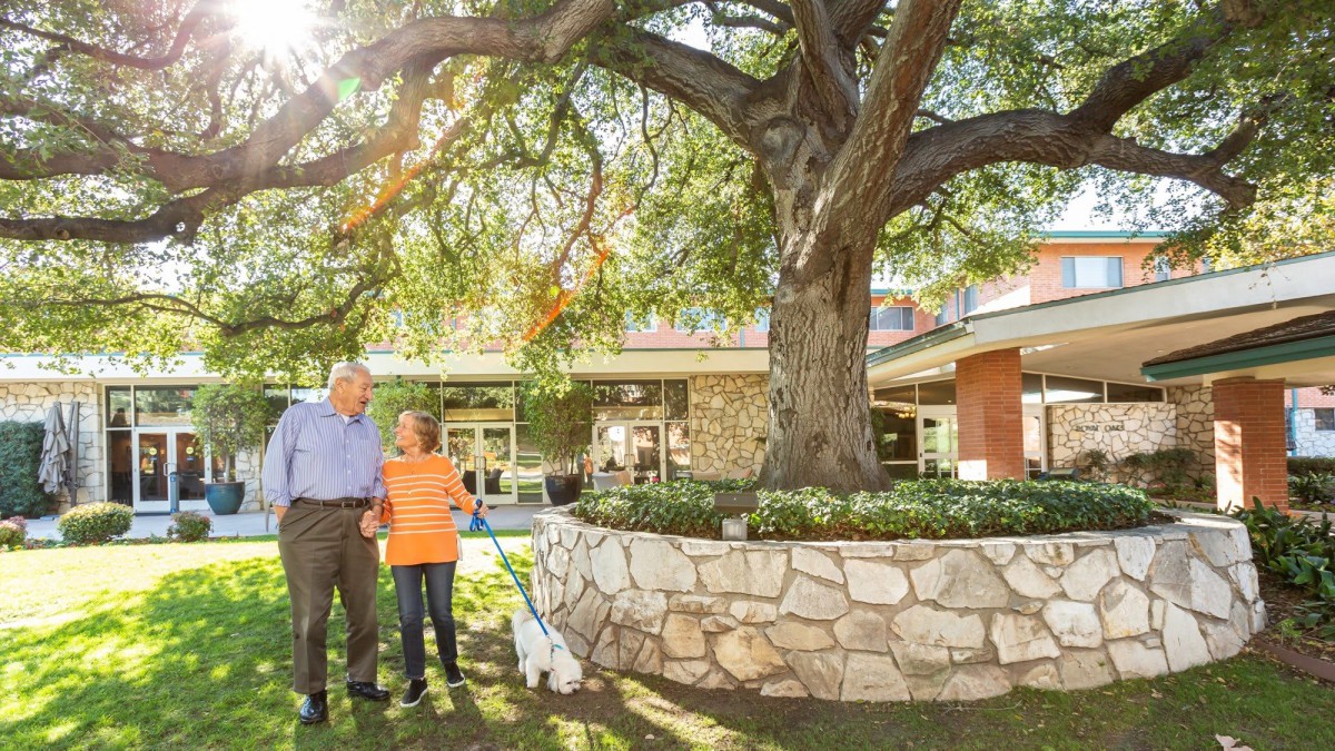 Royal Oaks,  a CCRC