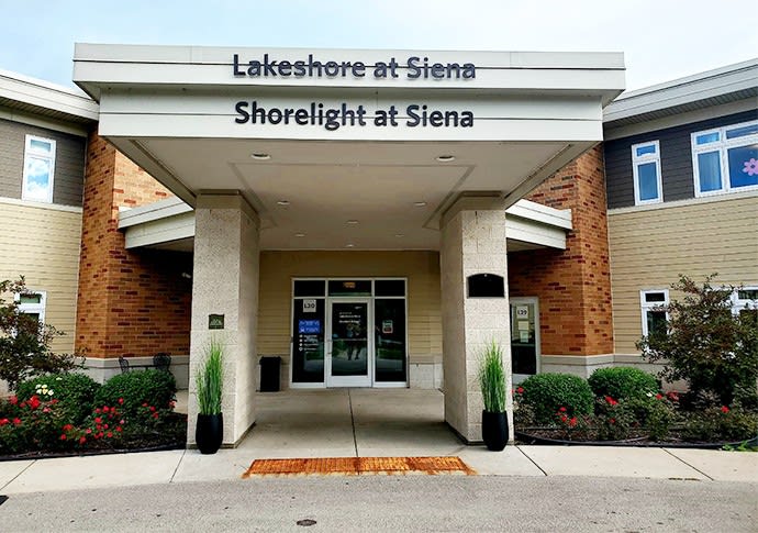 Entrance to Lakeshore and Shorelight at Siena.