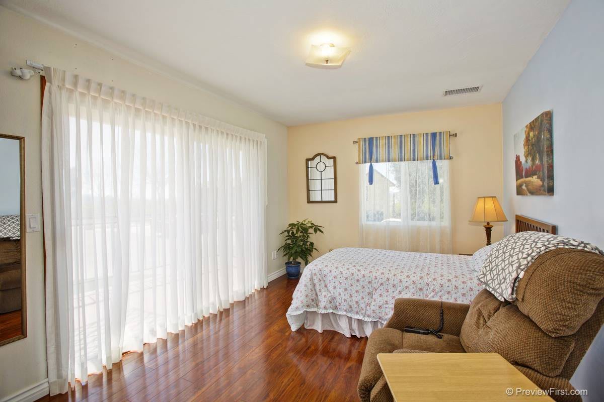Champine Manor