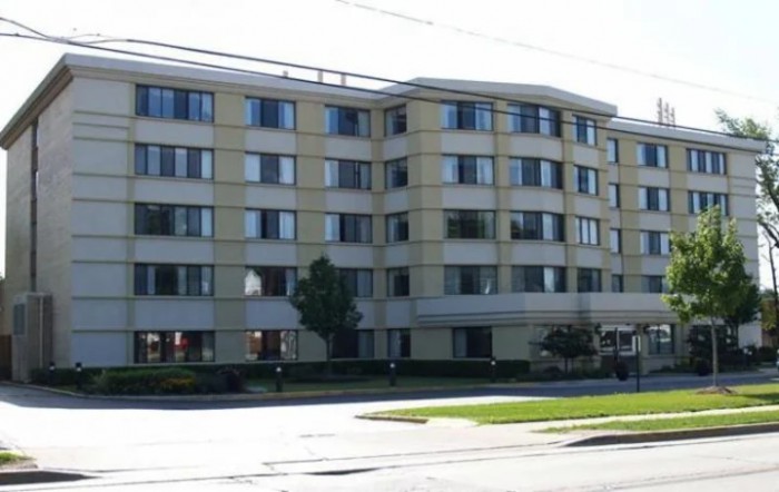 Lee Manor