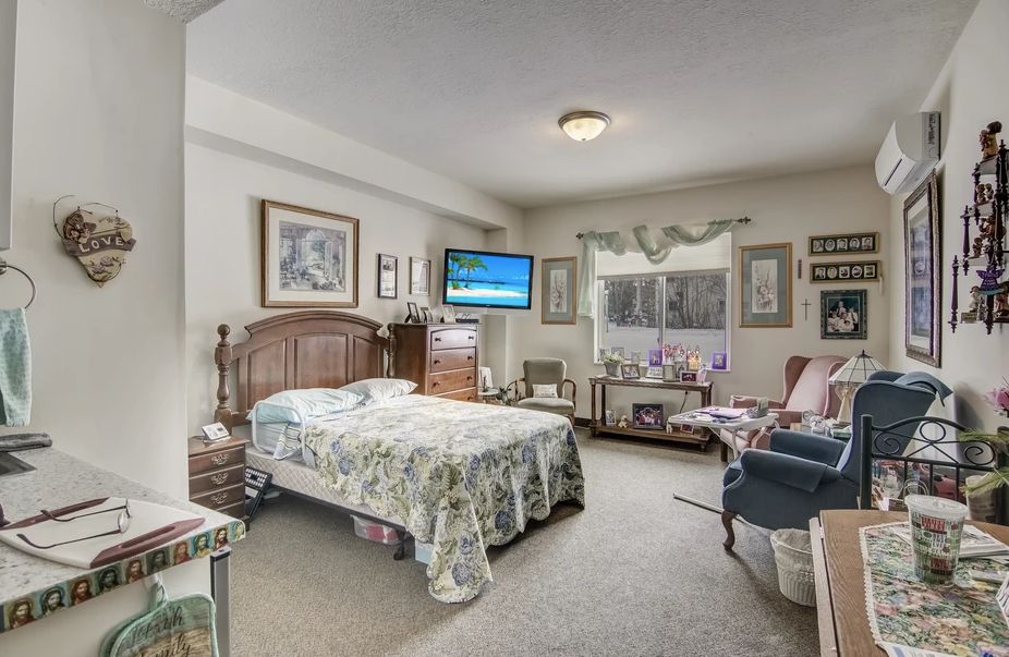 Suite Living Senior Care - Roseville