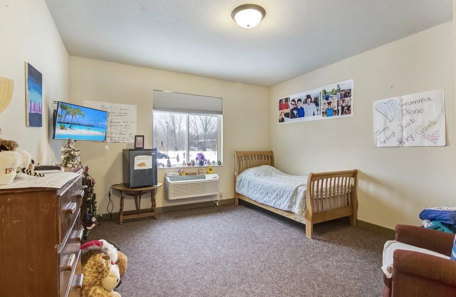 Suite Living Senior Care - Vadnais Heights