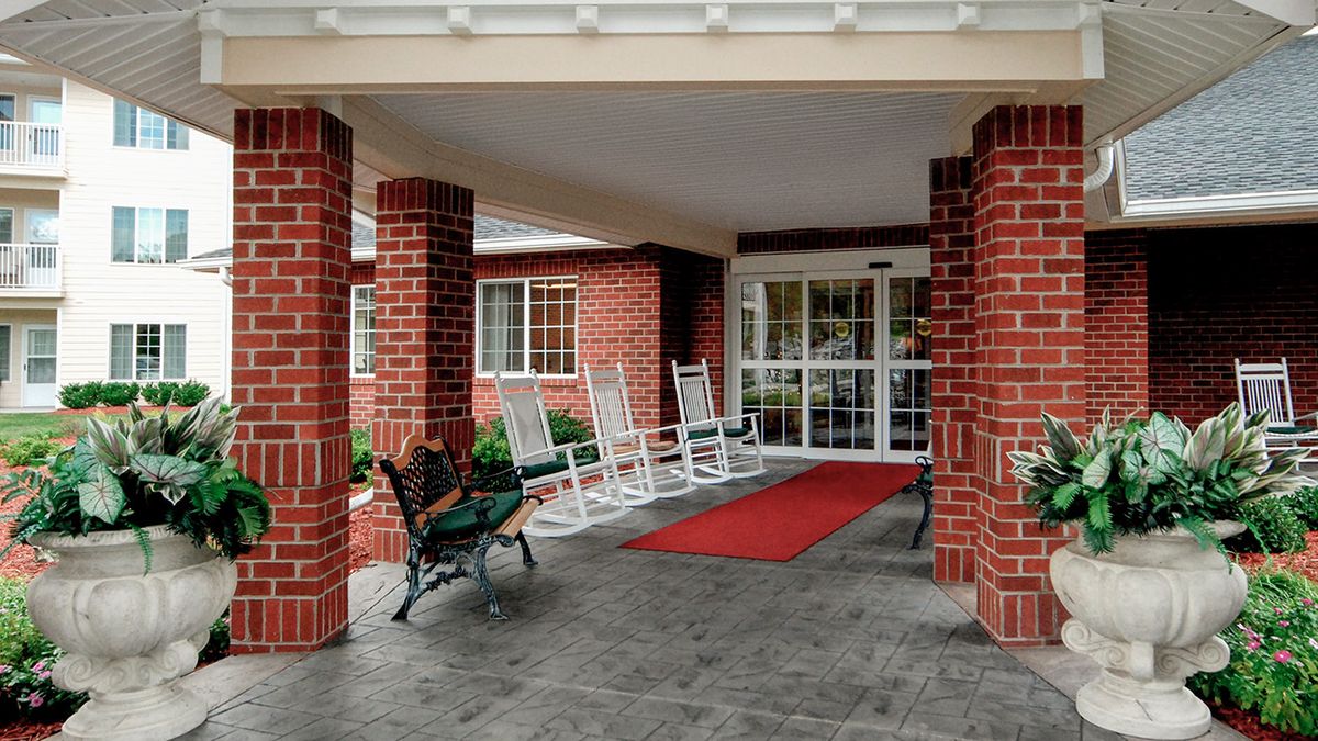 Holiday Dogwood Terrace