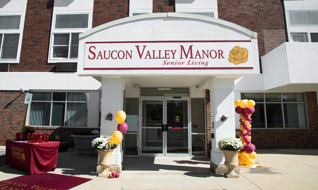 Entrance of Saucon Valley Manor decorated with balloons.