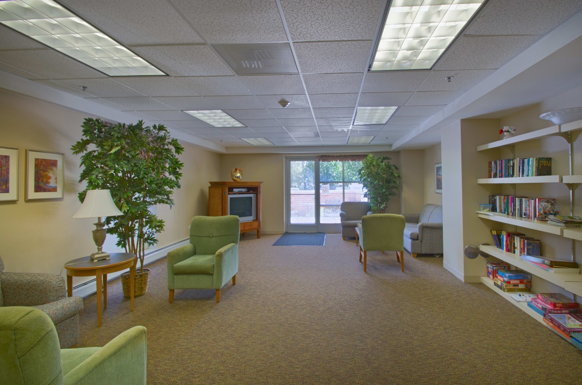 Senior Suites Jefferson Park