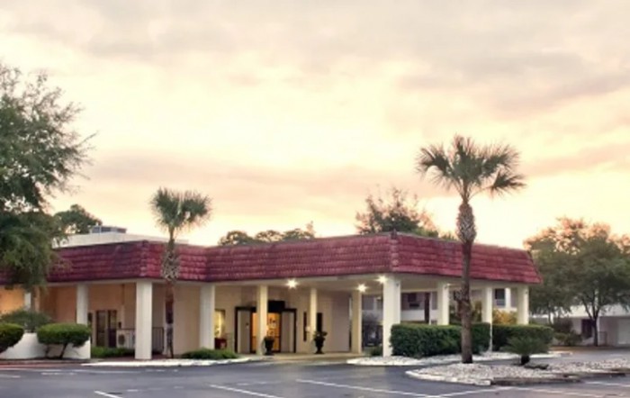 Indigo Palms At The Manor