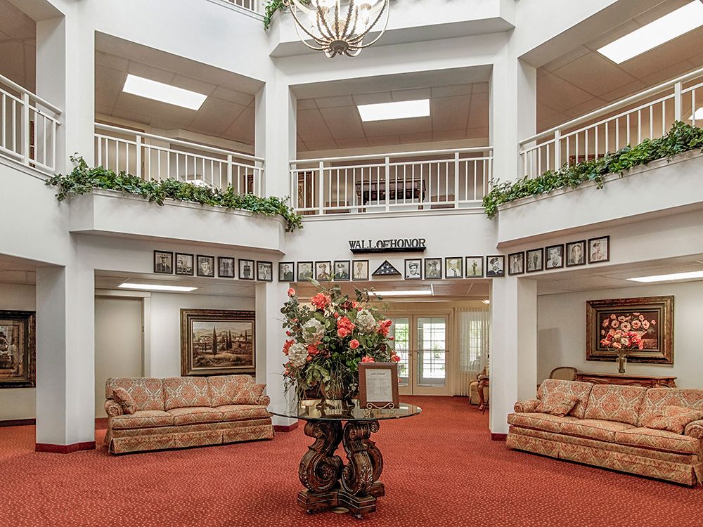 Holiday Laurel Grove