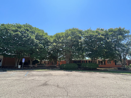 Leslie Lakes Retirement Center
