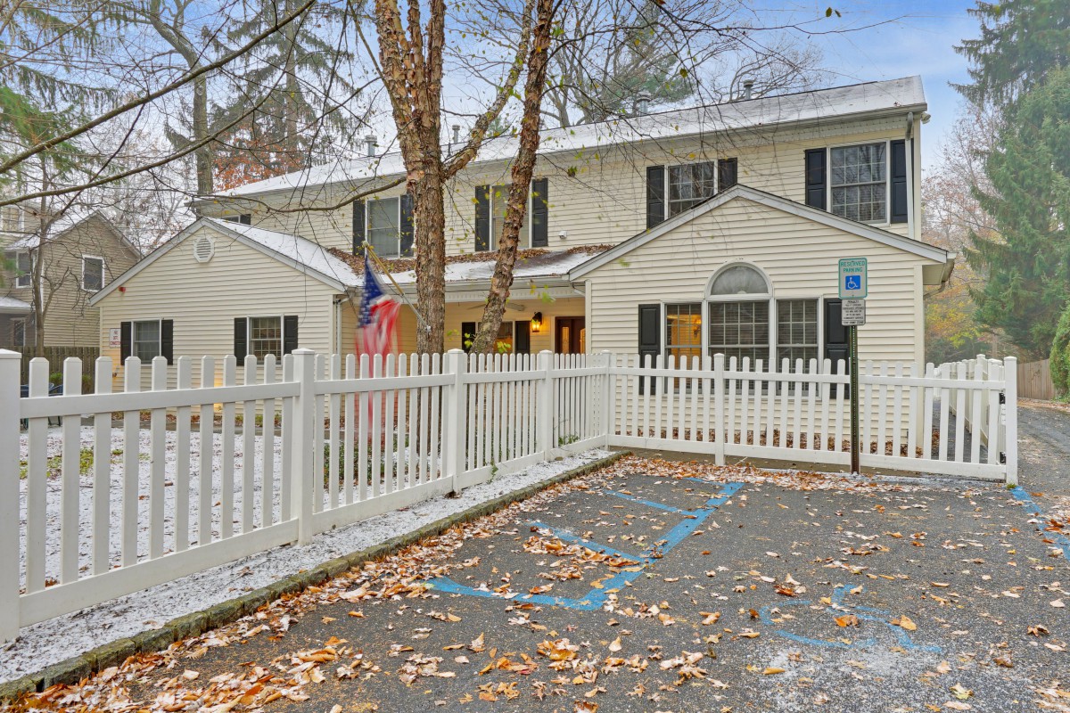 Fox Trail Memory Care Living at Hillsdale West