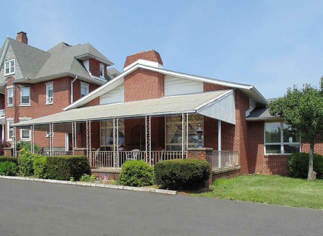Paradise Manor