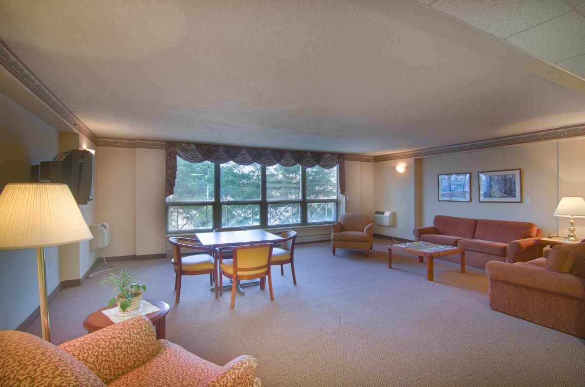 Senior Suites Garfield Ridge