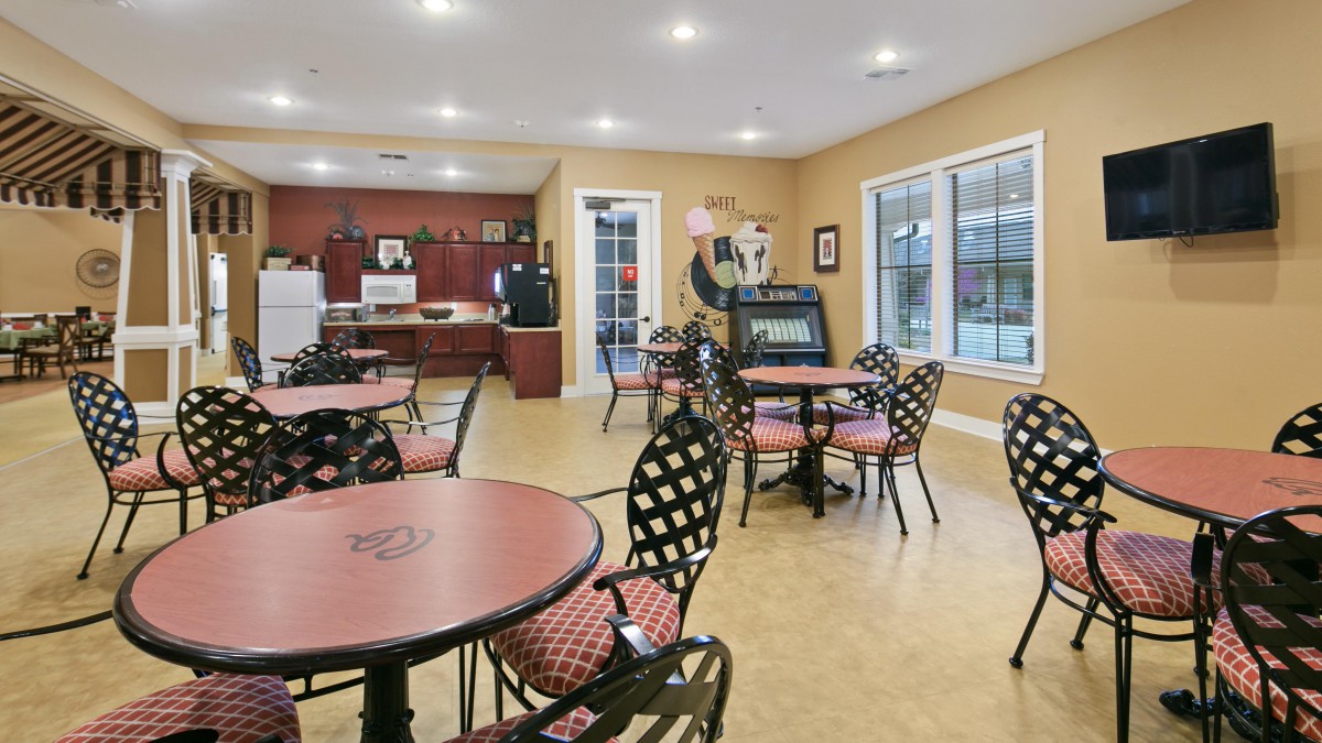 River Oaks Assisted Living & Memory Care