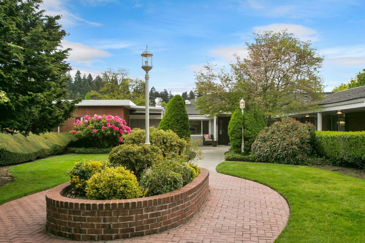 Discovery Nursing & Rehab Of Vancouver