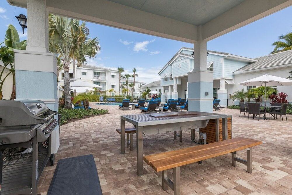 UpsideHoM Boynton Beach