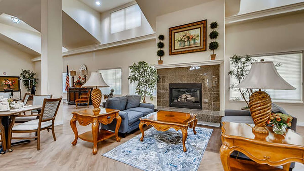 Holiday Dogwood Estates