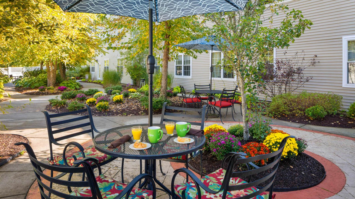 Atria Aquidneck Place