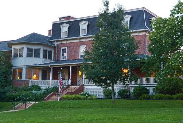 Friends Home In Kennett