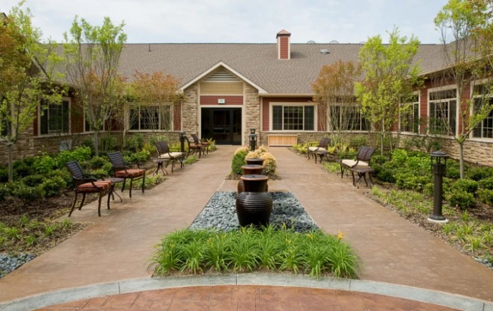 Life Care Center Of Old Hickory Village