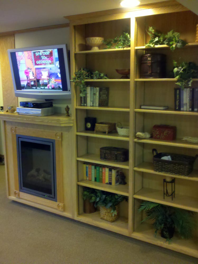 Crown Pointe Care Center