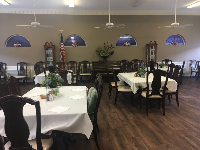 Colonial Lodge